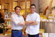 創業メンバー　左　大屋専務　右 大村社長