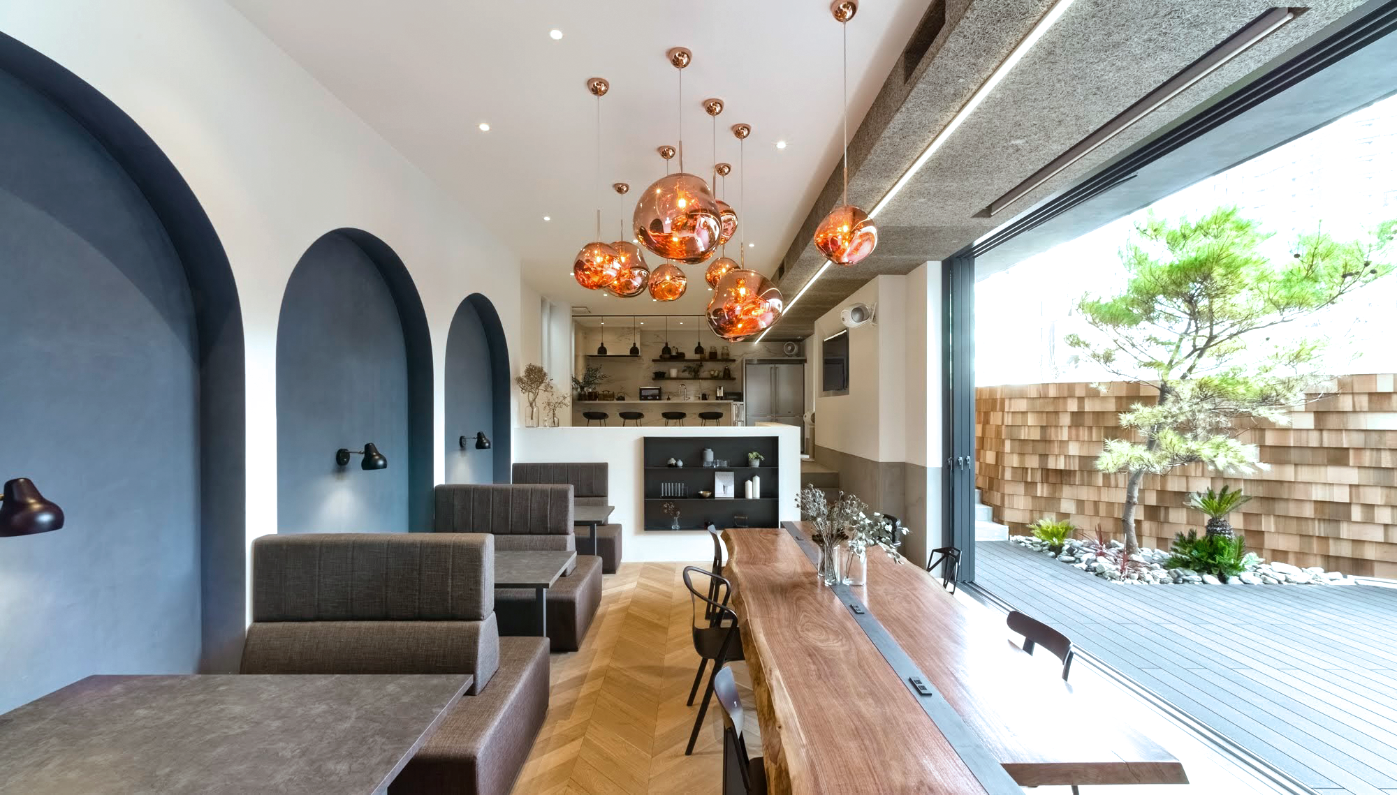 神楽坂の城跡に私たちのオフィスはあります