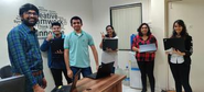 インドのプネにあるITラボのメンバー。PM、エンジニアが開発に取り組むほかインターン生が開発と日本語を学びます