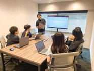 社員の半数が業界未経験。初めてでもやる気と活気に満ちたメンバーが揃っています。