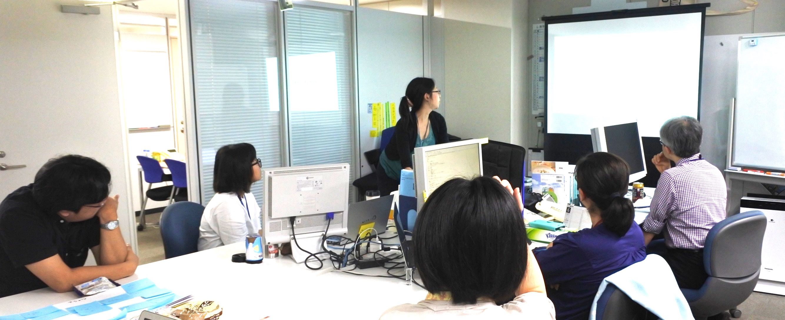 ｢速度こそ最強のUX｣他、定例会で学びを共有！