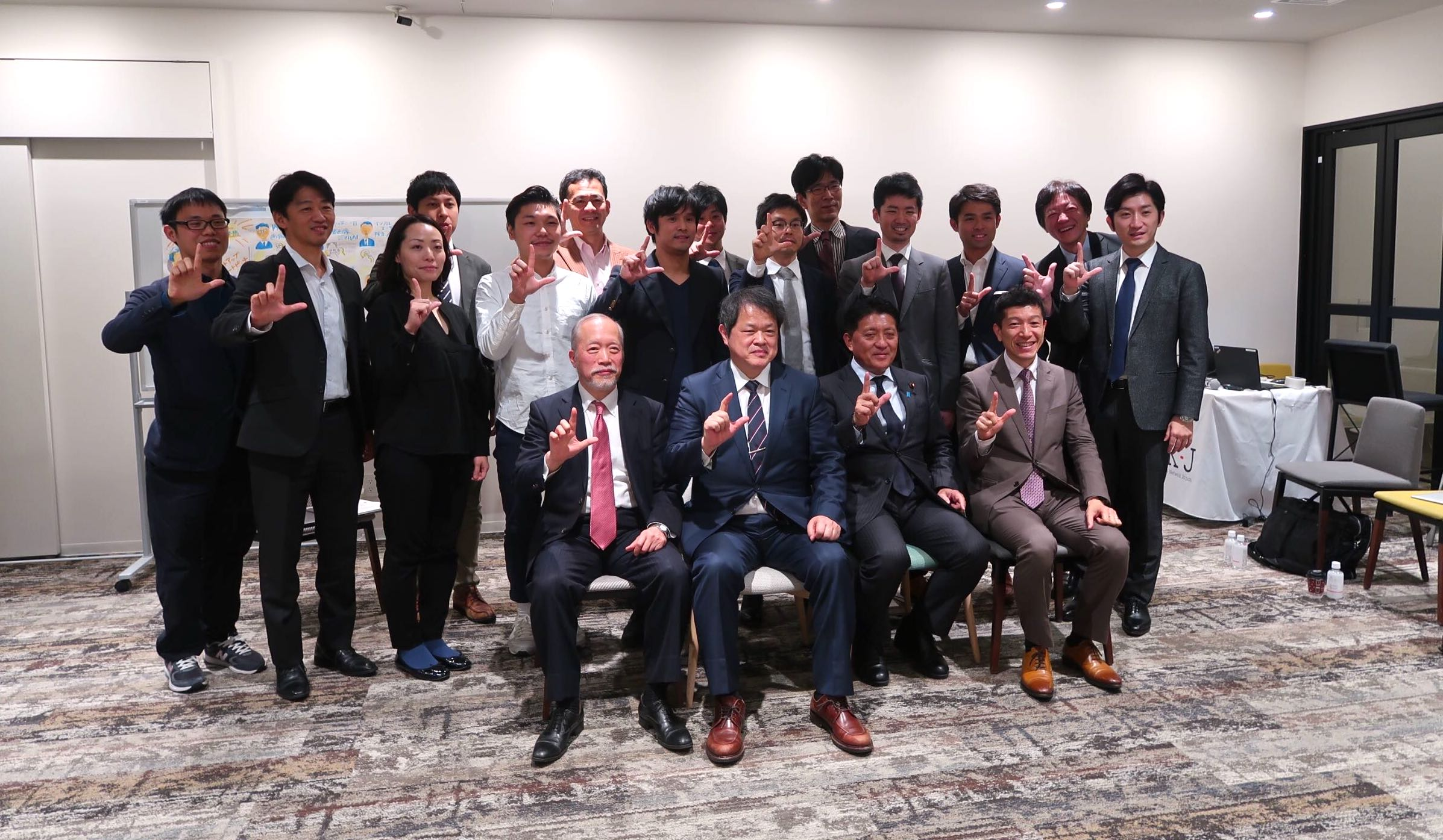 「HIRAI Pitch in 日本橋」にて、平井内閣府特命担当大臣へプレゼンを行いました