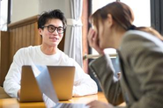 若いメンバーが多く、自由な雰囲気で仕事をしています。