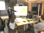 若手の時から海外スタッフを巻き込んでプロジェクトを進めています。