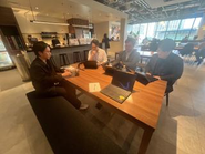 生成AIを使いながら、リアルな事業課題に向き合う勉強会の一コマ