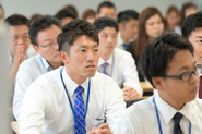 不動産のプロフェッショナルを目指し、ともに成長し続ける仲間と共に。