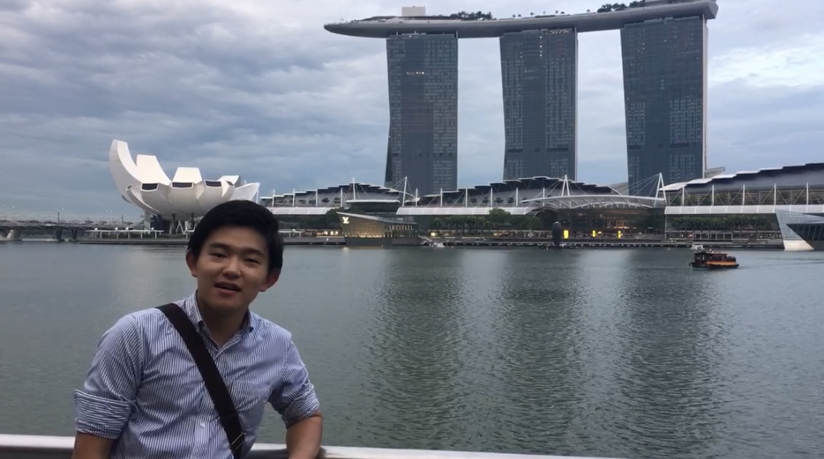 【社員インタビュー】市場価値の高い人材になるために必要なことを伝えたい！語学が堪能な塩崎さん