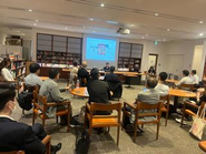 卒業生による講演会を社内にて