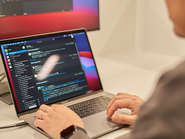 入社時に希望PCをヒアリングし、付与しています。