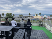 足湯に浸かりながら他部門交流