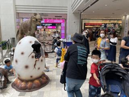 弊社人気の恐竜催事。タマゴのフォトスポットなどを使ってこどもの好奇心を誘います。