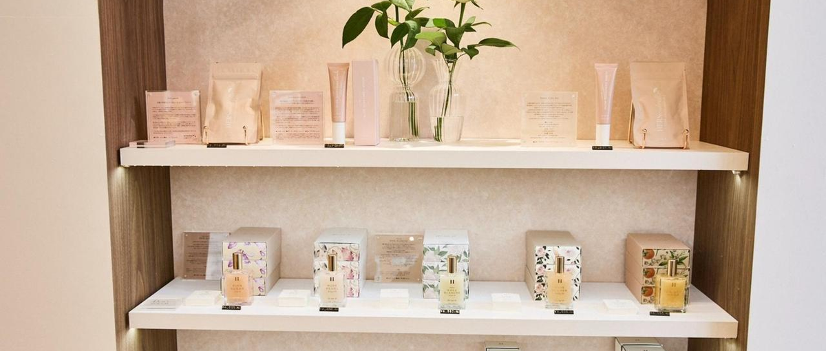  小嶋陽菜プロデュース！Her lip to BEAUTYの販売スタッフ