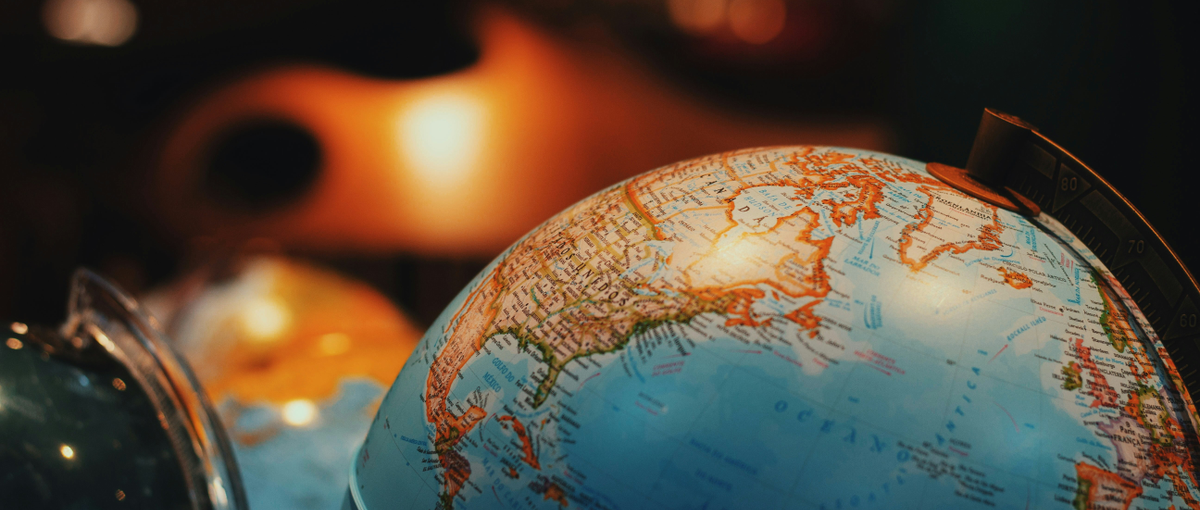 レンズで世界を変える。海外営業として新しい未来を切り拓こう