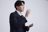 「労働環境を変えれば、もっとパフォーマンスを上げられる」と感じている方や「クライアントと直接やり取りしながら深くコミットしたい」「将来性のある会社で自分自身も成長させたい」といった意欲的な方とぜひ一緒にお仕事をしたいです。