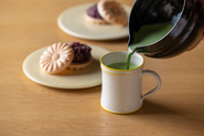 私たちが提案するのは、お茶のある暮らし。そこから得られる安らぎであったり豊かさであったりです。現代の暮らしの中でもお茶がさりげなく活躍してくれますように。様々な提案をしています。