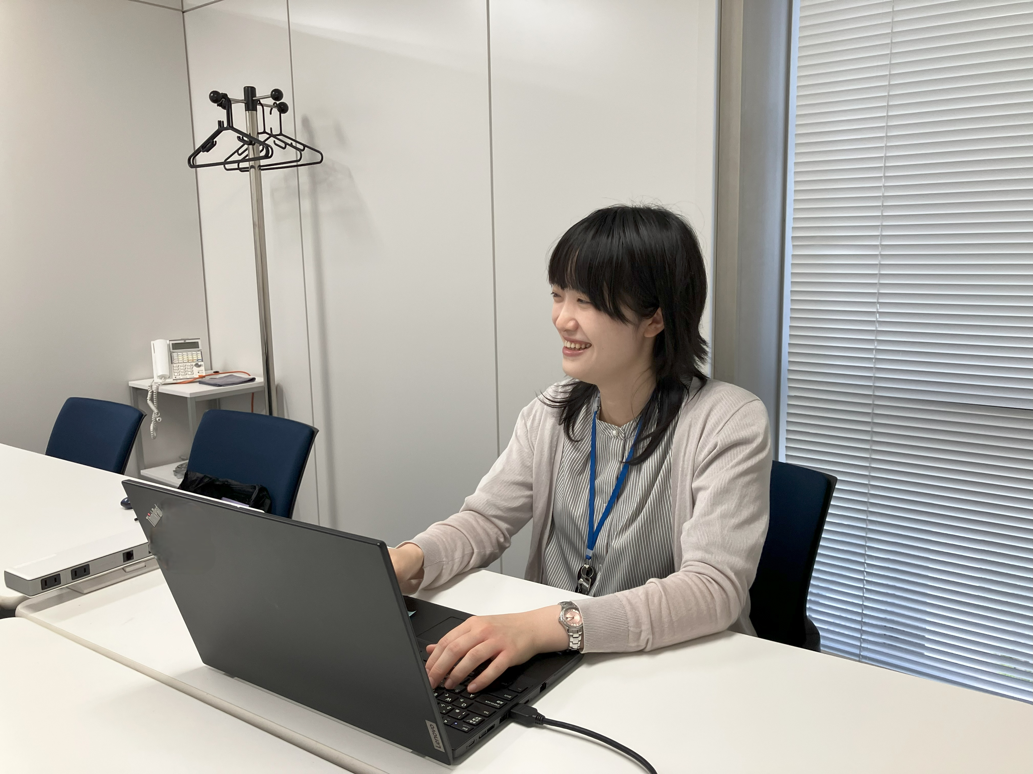 「上司の見守りを常に感じる」中堅エンジニアが実感するサイバーコムの働きやすさとキャリア成長