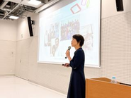 実際に研修に登壇している様子がこちら。講師兼コンサルタントの藤木は元スポーツディレクター。当時からの多くのつながりや取材経験の写真に受講生からは驚きの声が上がりました。