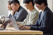グロウコミュニティはIT領域のリスキリング教育を得意とし、日本のIT人材不足の解決や教育DXに取り組んでいる会社です。