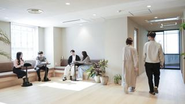 平均年齢27歳。スピード感持って日々業務に取り組んでいます。