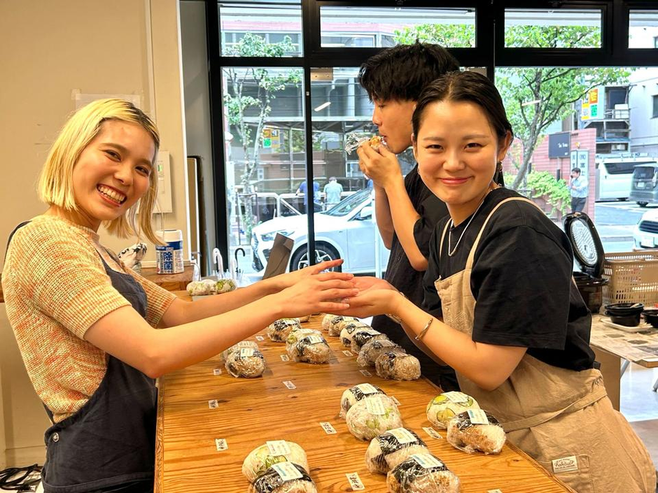 よろしくお願いします！の気持ちでおにぎり握ってみました🍙 | 株式会社TAM