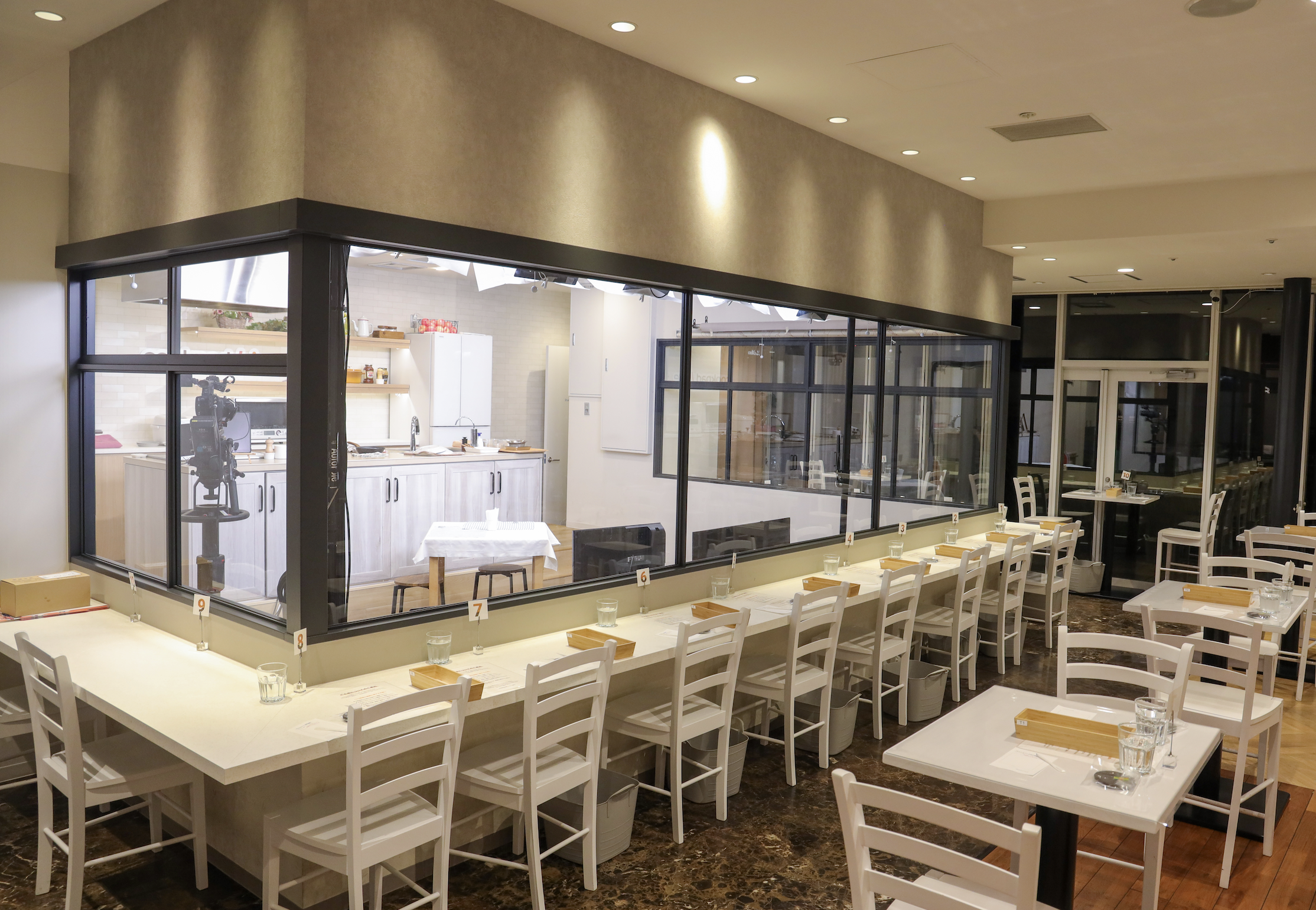 人気アニメとのコラボカフェを盛り上げるライブカフェスタッフ - 株式会社NATSLIVE Groupのその他の採用 - Wantedly