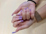 中にはスカルプネイルをセルフで行っている社員も！もうすぐ夏だし派手に行きたいですよね↑↑