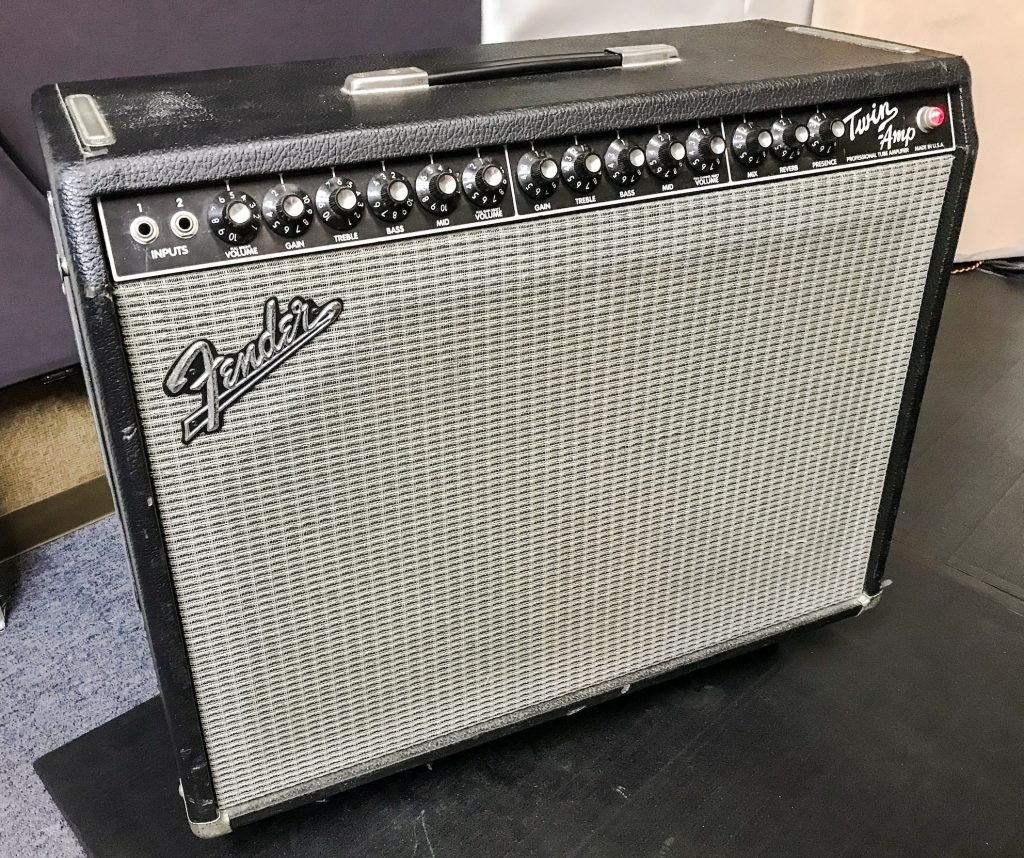 ギターアンプ(Fender Twin Amp)を導入しました。