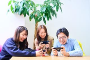 【エンタメ好きの仲間がたくさん】休憩時間は趣味の話しで盛り上がることも♪