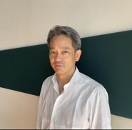 代表取締役の野崎衛(Ei Nozaki)。北欧の廃棄物処理設備日本総代理店にて営業責任者を務め、製造、物流、流通などあらゆる業界への設備の導入及び資源循環に関するコンサルティングを行う。2007年にレコテック社設立後は食品リサイクルに対応するドイツの食品廃棄物向けメタン発酵技術を日本に輸入建設するプロジェクトのPMを務めるなど、先進的な資源循環システムのハード・ソフトの導入を行う。国内外の廃棄物問題に取り組み、JICA事業チーフコンサルタントなど官民の事業に関わっている。