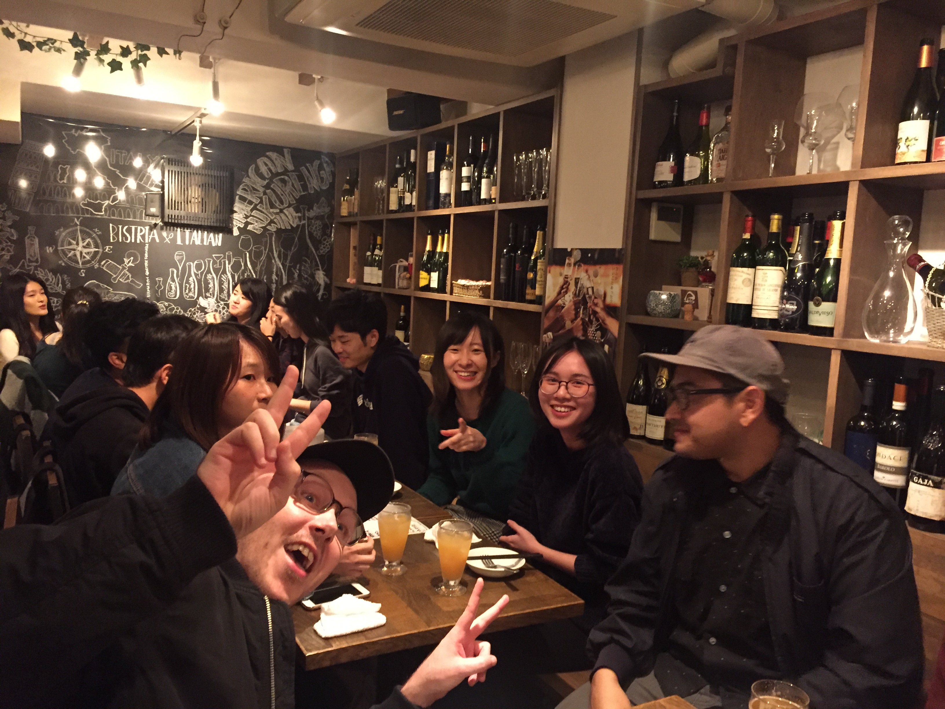 全体ミーティングの後にみんなで飲み会🍻
