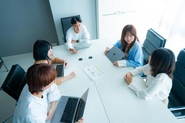 社員全体で一丸となって目標達成すべく動いています。