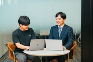 メンター制度や1on1MTGを実施！1対1なので、直属の上司には伝えにくい日頃の不満なども相談できます◎不安や悩みはすぐに解消して、業務やキャリアに集中していただけます✨