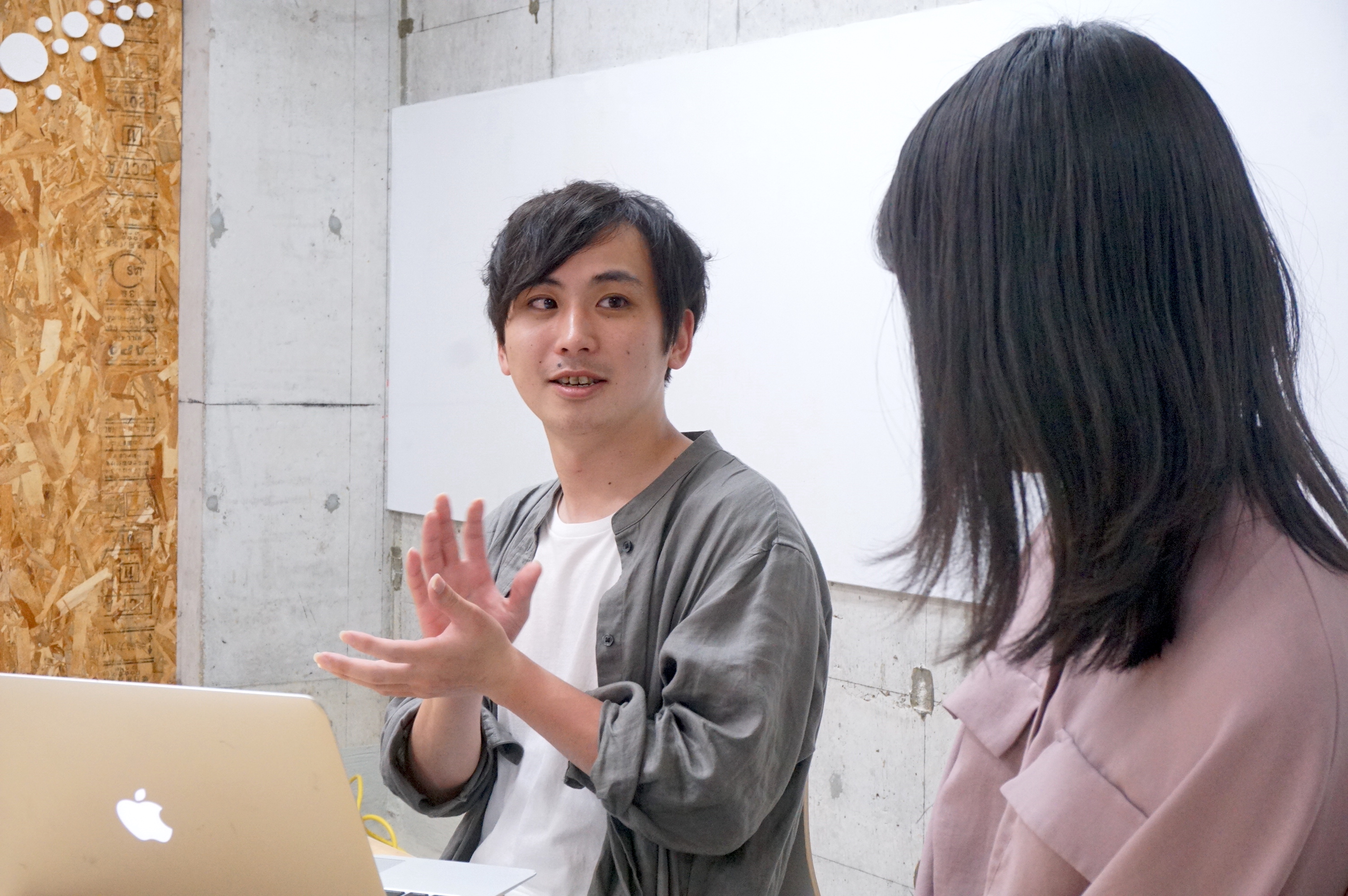 ソフトウェア工学大事典　ジョン・Ｊ．マ－シニアク、片山卓也　朝倉書店　岩波　角川 CREATORS's STORY｜Designer 片山 飛翔｜“色や質感が与える影響”を
