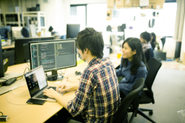 [実案件への参加]課題だけではなく、チームラボのSolution開発に携わり、実践的なスキルを身に着けます。