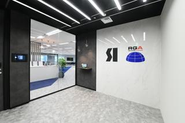 本社。みなとみらいが一望できる綺麗なオフィスです！