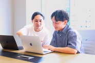 【教育体制に本気。】同期の仲間や先輩エンジニアと一緒に切磋琢磨できます！