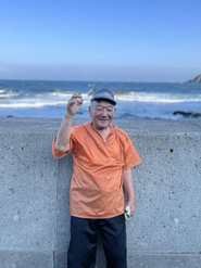 日本各地の海を調査している時に出会った地元の漁師さん。藻場が減少し、魚も獲れなくなって困っているとの事。私達の活動を心から応援してくれているサポーターの1人。