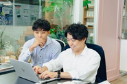 直属の上司は29歳！年功序列で評価しない当社では、社歴も年齢も全く関係ありません！
