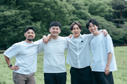 代表と社員の距離も近く、役職や年齢の垣根を超えて仲の良いチームです！