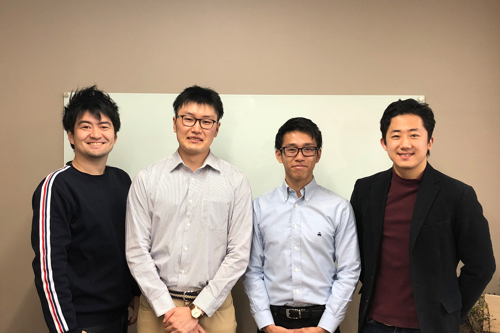 3人の新卒一期生を迎える入社式を行いました