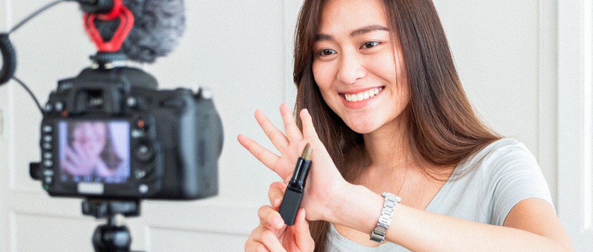 経理総務スタッフ／日本→海外に情報発信するコミュニケーションカンパニー