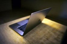 弊社のカリキュラムで、経験０から半年でモバイルエンジニアになれます！