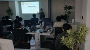 会社の現状を隠さず共有する。定例会では営業成果や今後の展望を具体的に数字で伝えています。