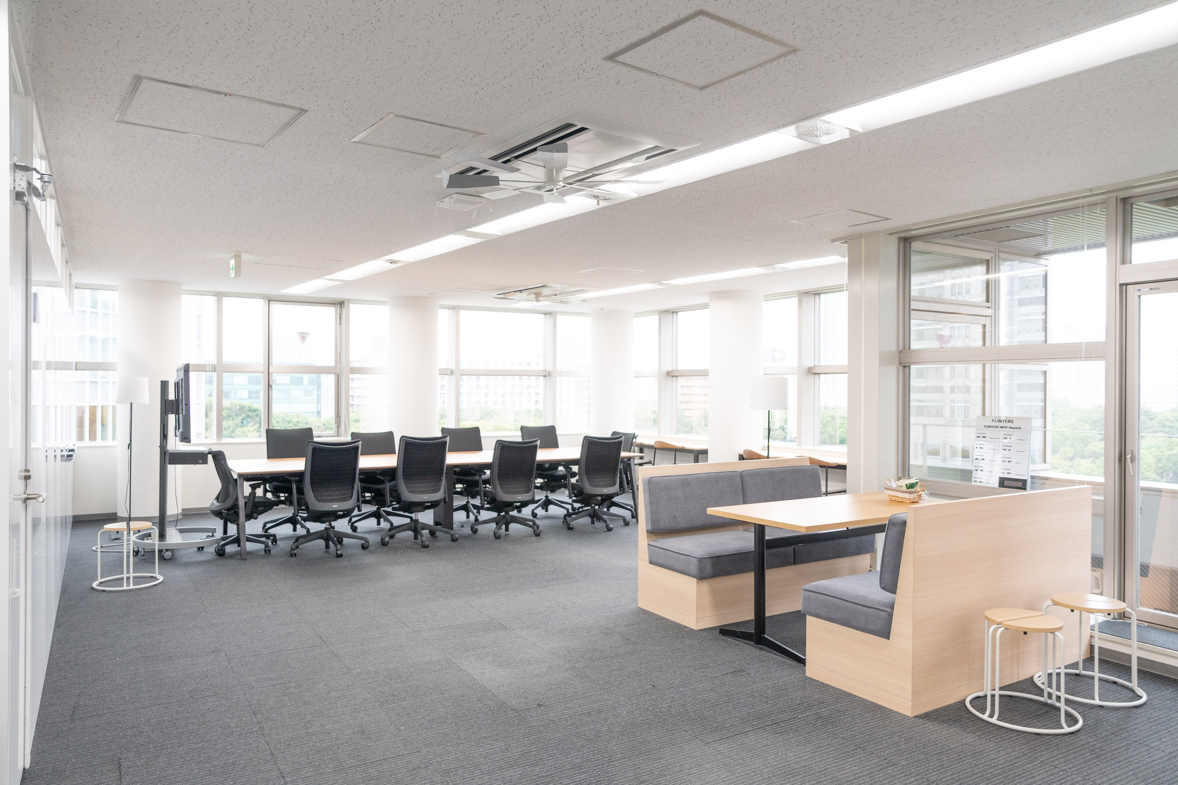 FLINTERS BASEで働く先輩社員にインタビュー！【初期研修担当者の視点編】