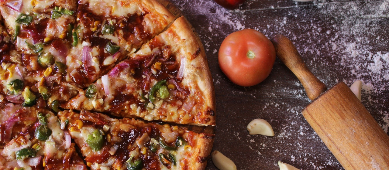 「らくしふ」が、あなたに美味しいピザをデリバリーしているのかもしれない