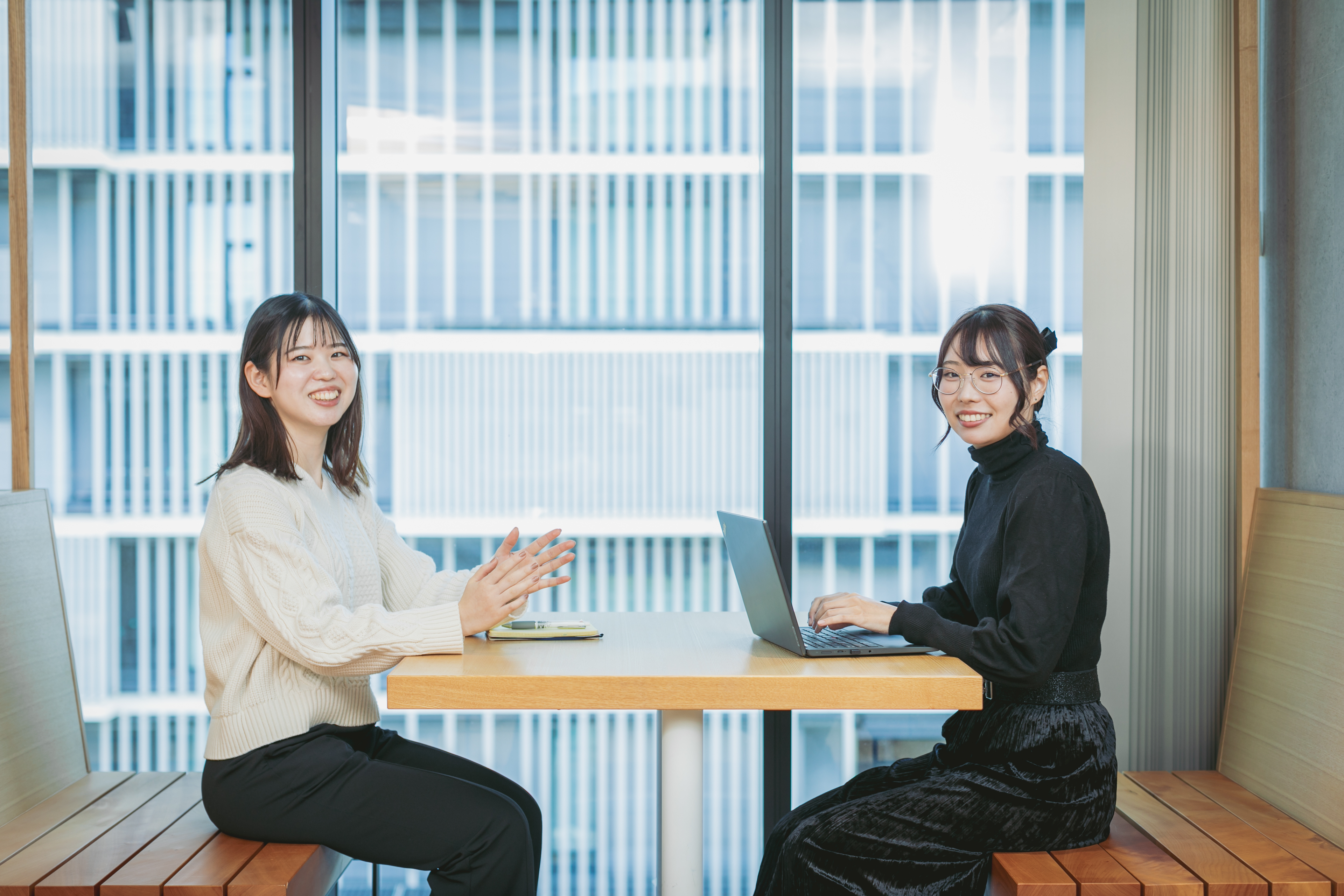 【特別企画】カメラマン視点で尋ねる「アーザス社員の本音」前編