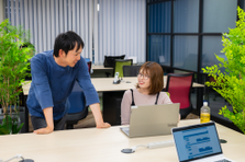 エンジニアとお客様とつなぐ営業！エンジニアを支えながら一緒に成長できる！