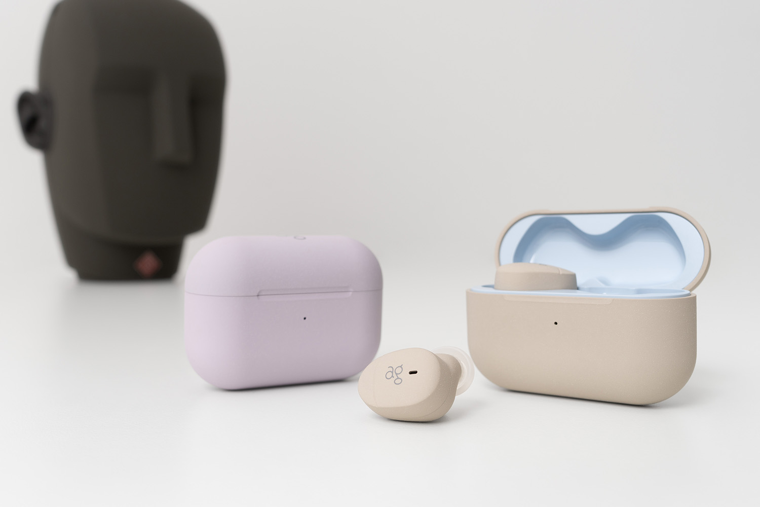 世界初のASMR専用ワイヤレスイヤホンを作ったメーカー。超近接音場に特化した「COTSUBU for ASMR MK2」と、近接3D音場に特化した「COTSUBU for ASMR 3D」の2モデルが新登場しました