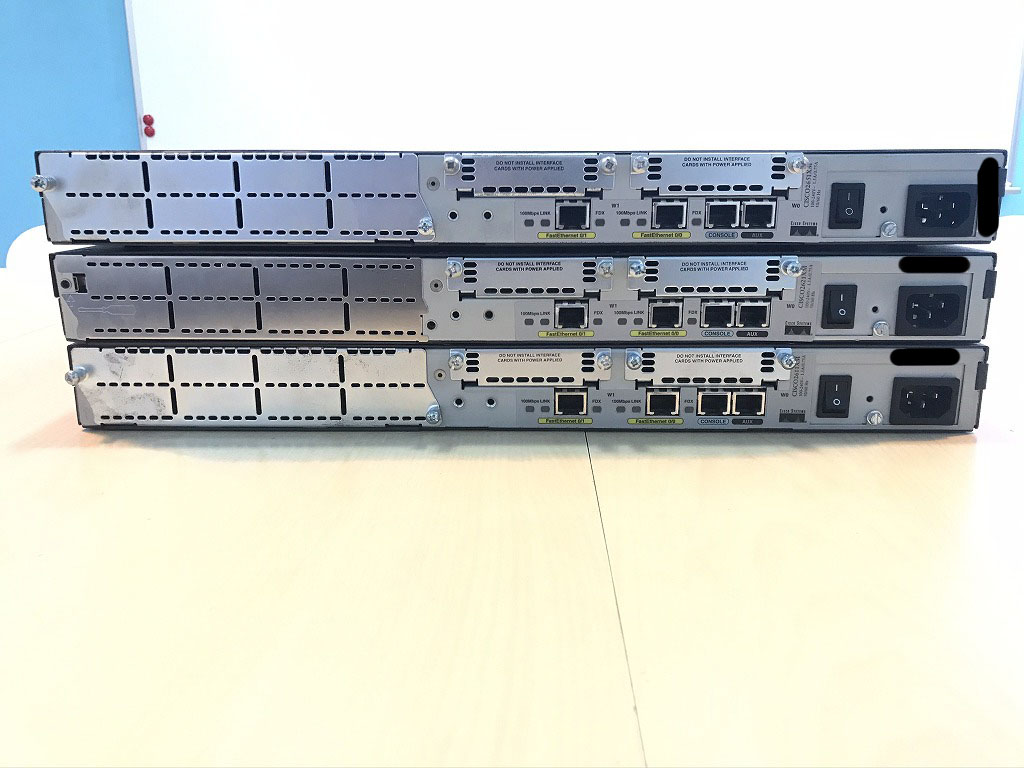 CISCO Mid Perf Dual 10/100 Ethernet Router w/IOS IP.32F/128D