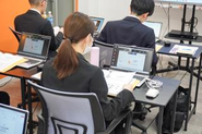 ▼研修制度充実▼何百名もの未経験を育成してきた実績のあるカリキュラムで基礎をしっかり学べます。同期の仲間と一緒にスタートできるので心強い！